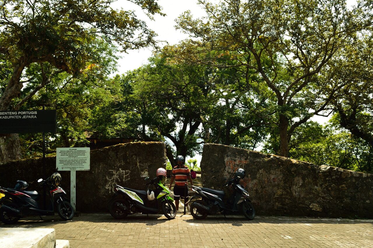 Gerbang tembok Benteng Portugis di Donorojo, Jepara