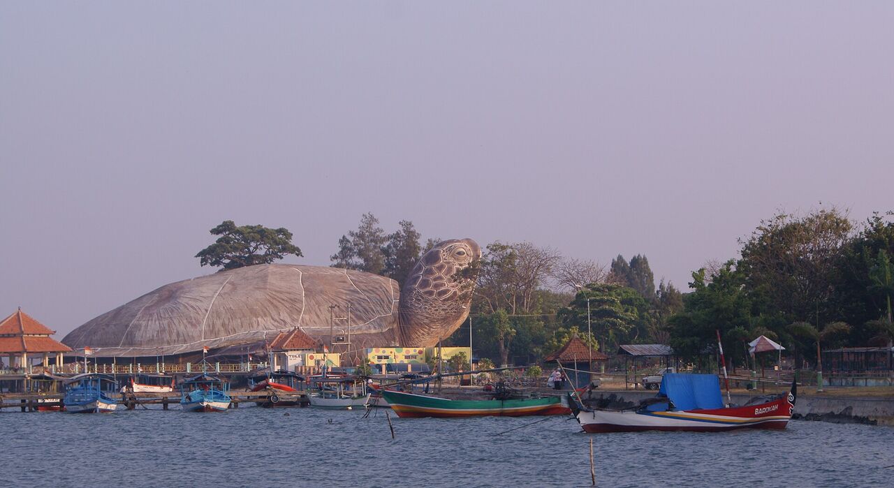 Dermaga dan kawasan Pantai Kartini di Jepara
