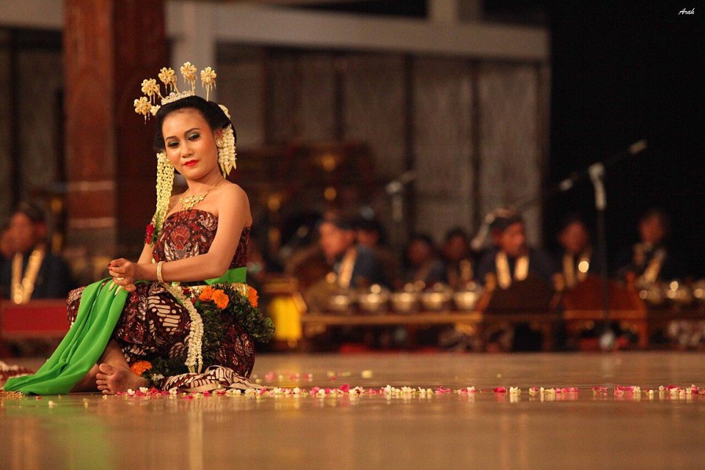 Tari Srimpi Dhempel dibawakan di Puro Pakualaman